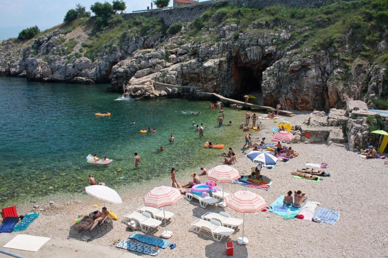 Apartments And Rooms With Parking Space Vrbnik, Krk - 5301 Екстер'єр фото