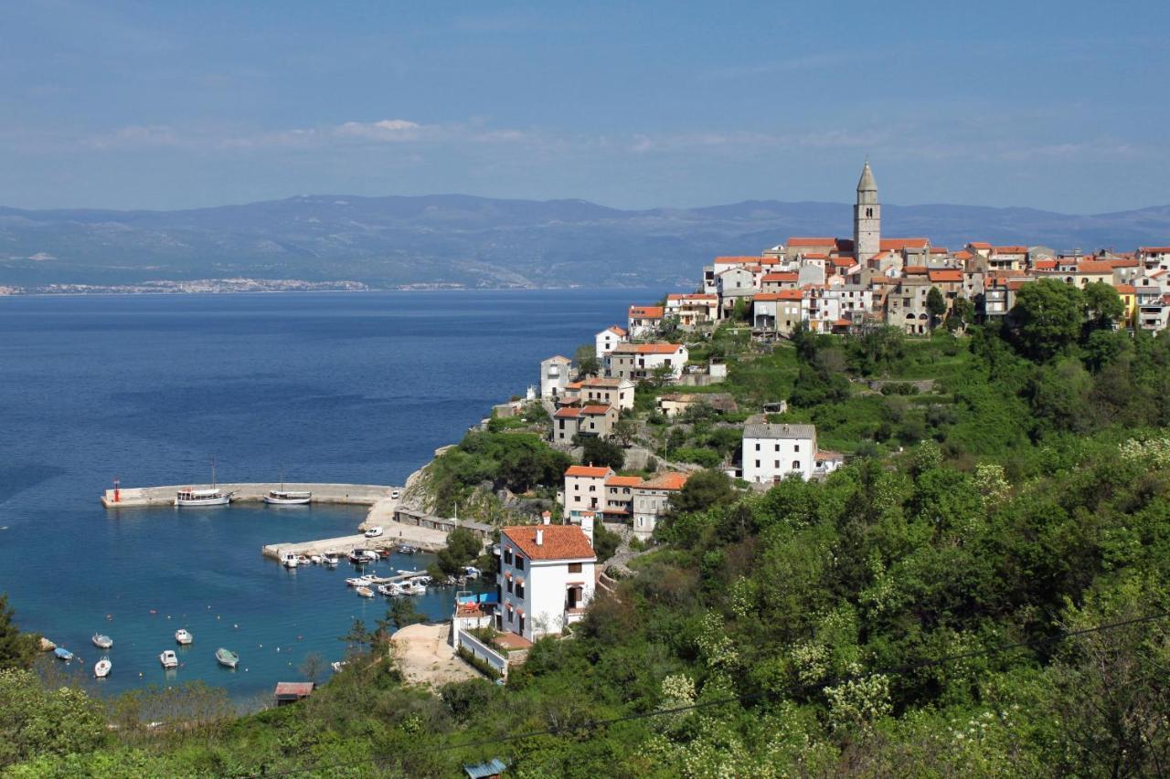 Apartments And Rooms With Parking Space Vrbnik, Krk - 5301 Екстер'єр фото