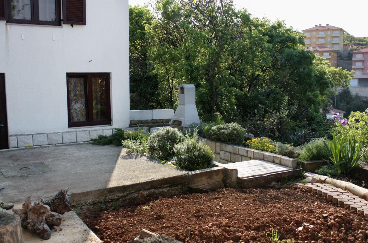 Apartments And Rooms With Parking Space Vrbnik, Krk - 5301 Екстер'єр фото